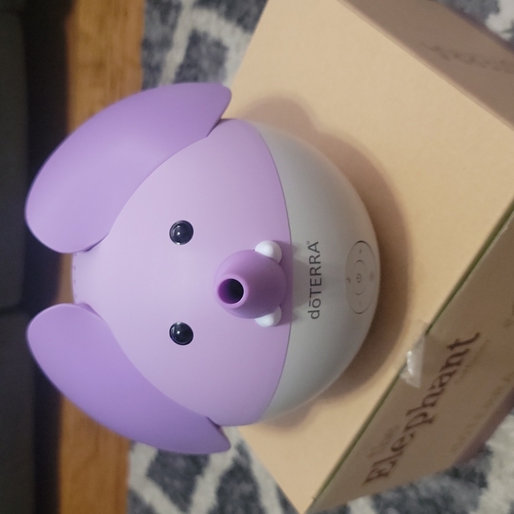 Doterra elephant diffuser - Picture 2 of 4